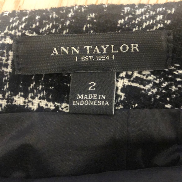 Ann Taylor Pencil Skirt Black/Grey size 2 - Picture 3 of 3